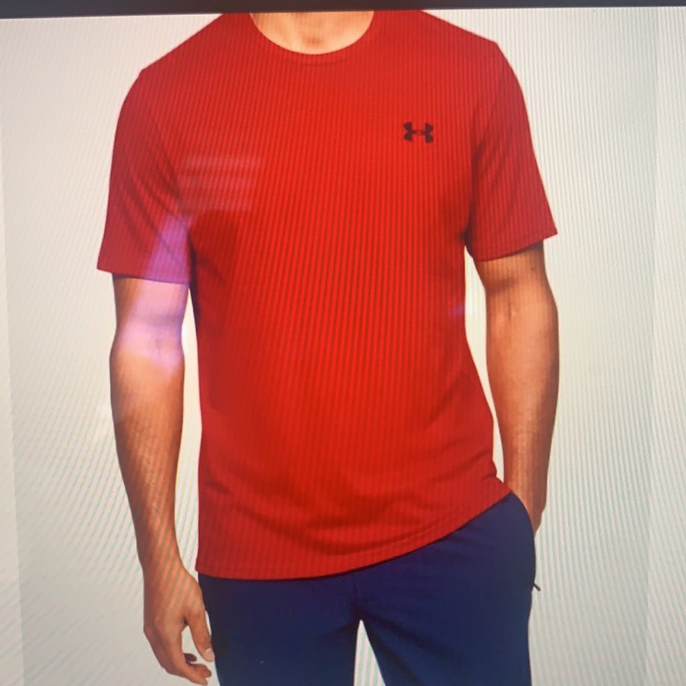 Red Under Armour Tshirt- LIKE NEW